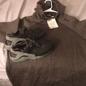 Olive green puma sweatshirt-